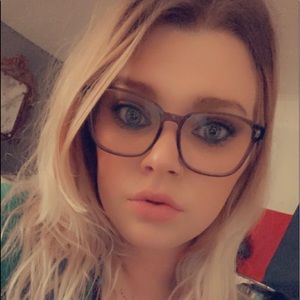 Meet your Posher, Addison